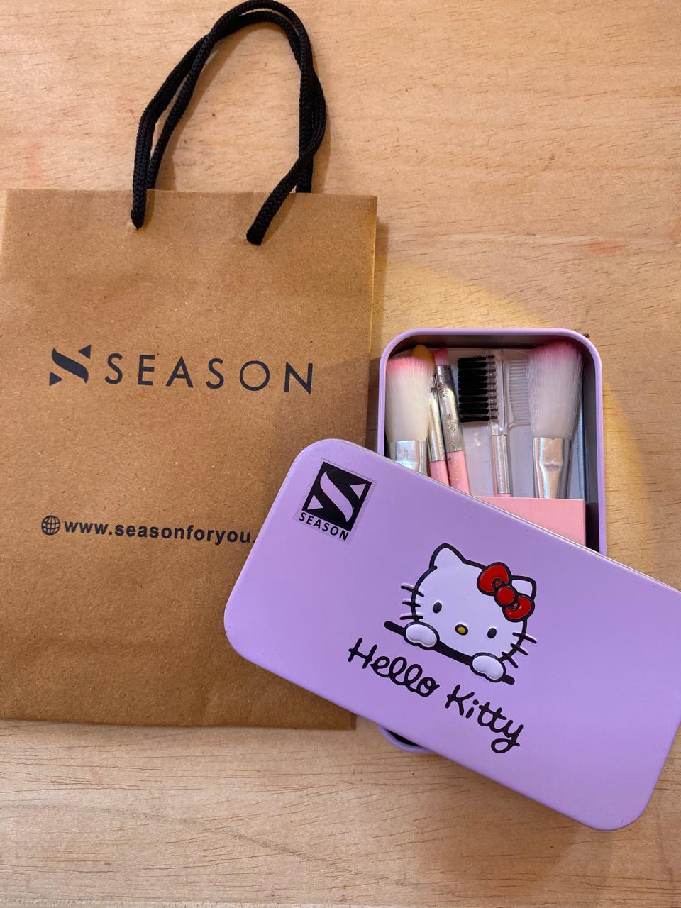 Makeup Brush Set of 7 with Storage Box with Sponge Puff